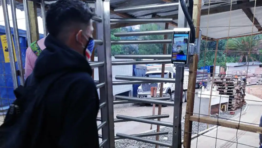 TGW Full-Height Turnstile Integrated with Face Recognition and Temperature Screening Deployed in Colombia